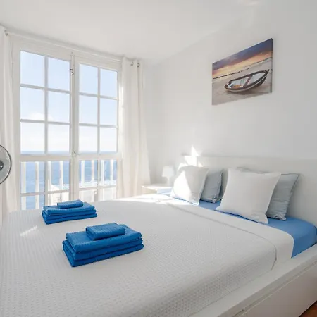 Two Bedroom With Sea View In Abrigos Апартаменты *