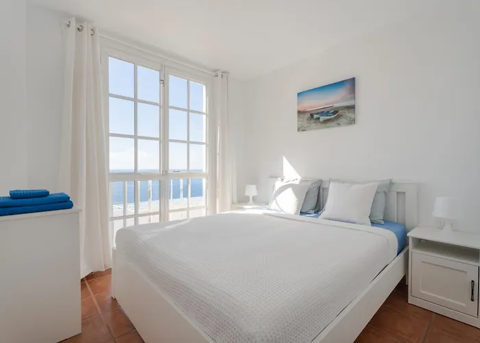 Two Bedroom With Sea View In Abrigos *