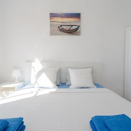 Two Bedroom With Sea View In Abrigos Appartement