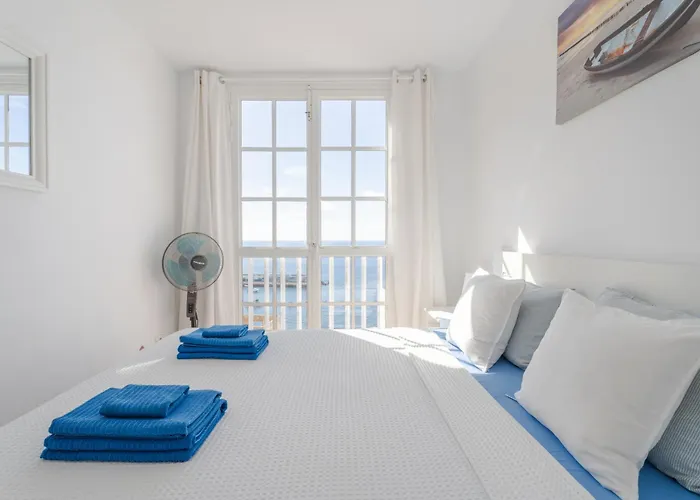 Two Bedroom With Sea View In Abrigos Апартаменты