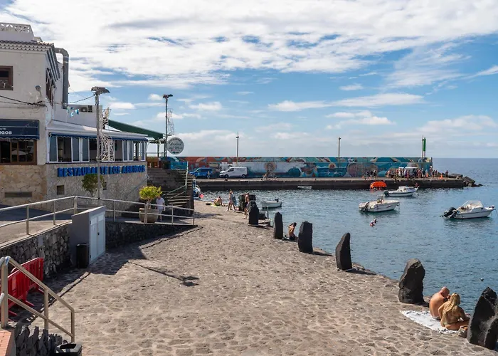 Апартаменты Two Bedroom With Sea View In Abrigos Лос-Абригос