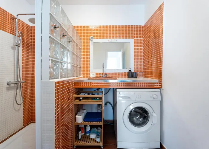 Апартаменты Two Bedroom With Sea View In Abrigos